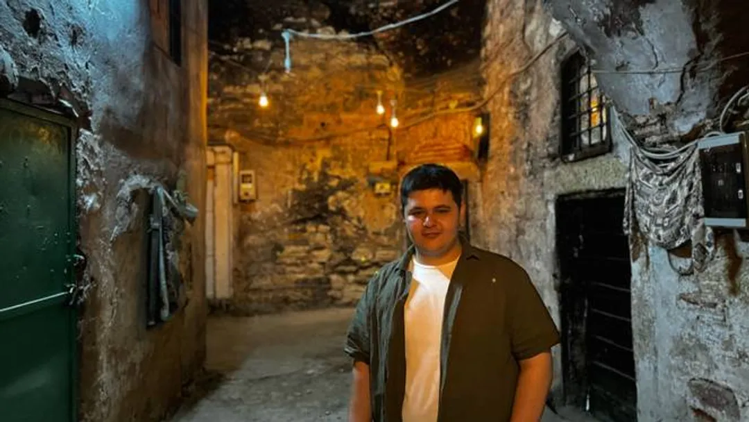 د صلاح الدین د تورو شاته ځوان هنرمند سره وپیژني: د بیت المقدس فاتح